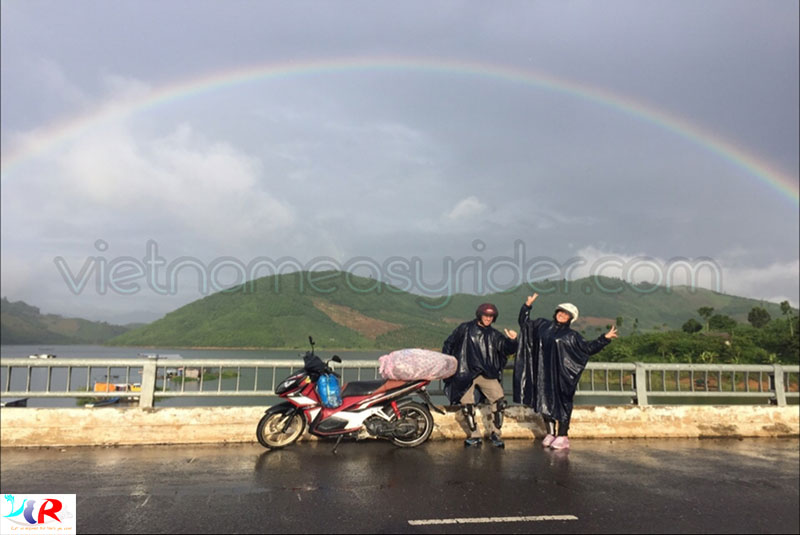 HOW TO DRIVE A MOTORBIKE SAFELY IN VIETNAM