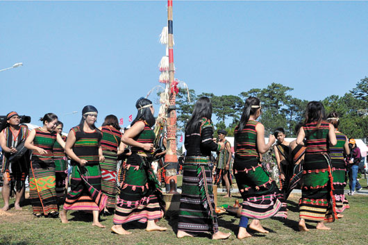M'NONG ETHNIC PEOPLE IN VIETNAM 