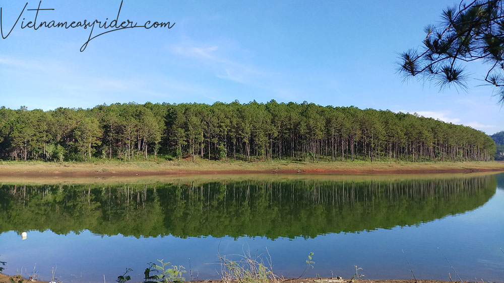 TUYEN LAM LAKE - ATTRACTIONS IN DALAT VIETNAM